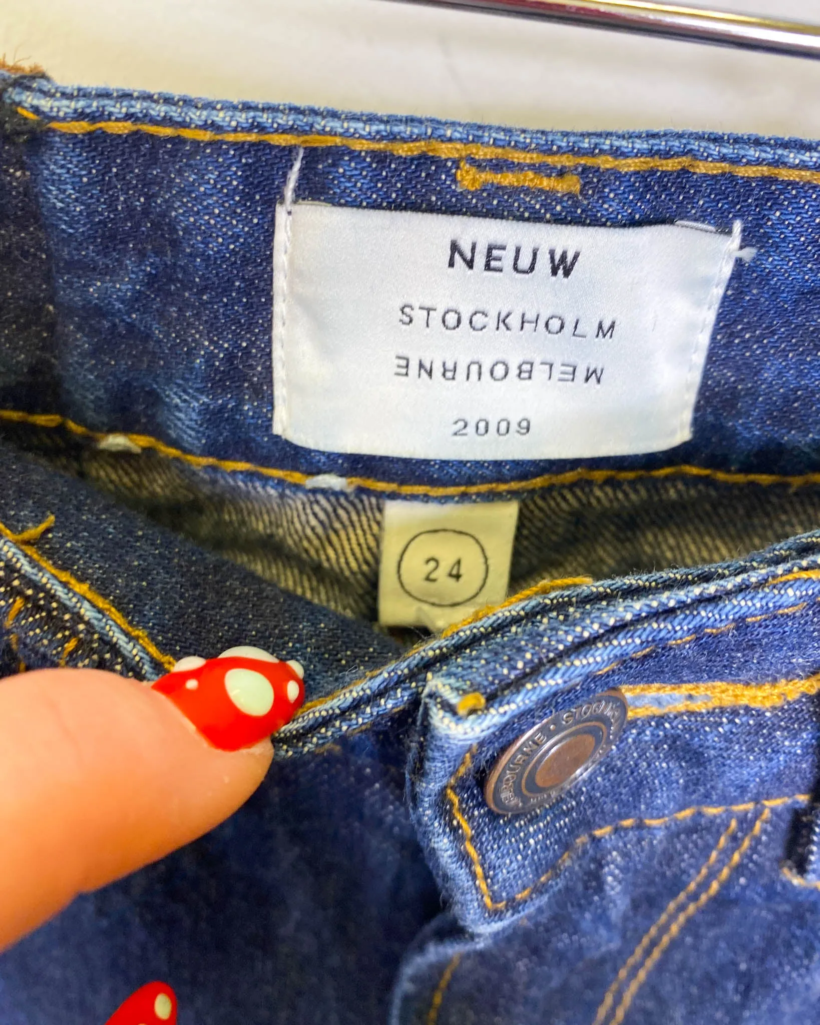 Size 24 - Neuw Nico Straight Cut Jeans