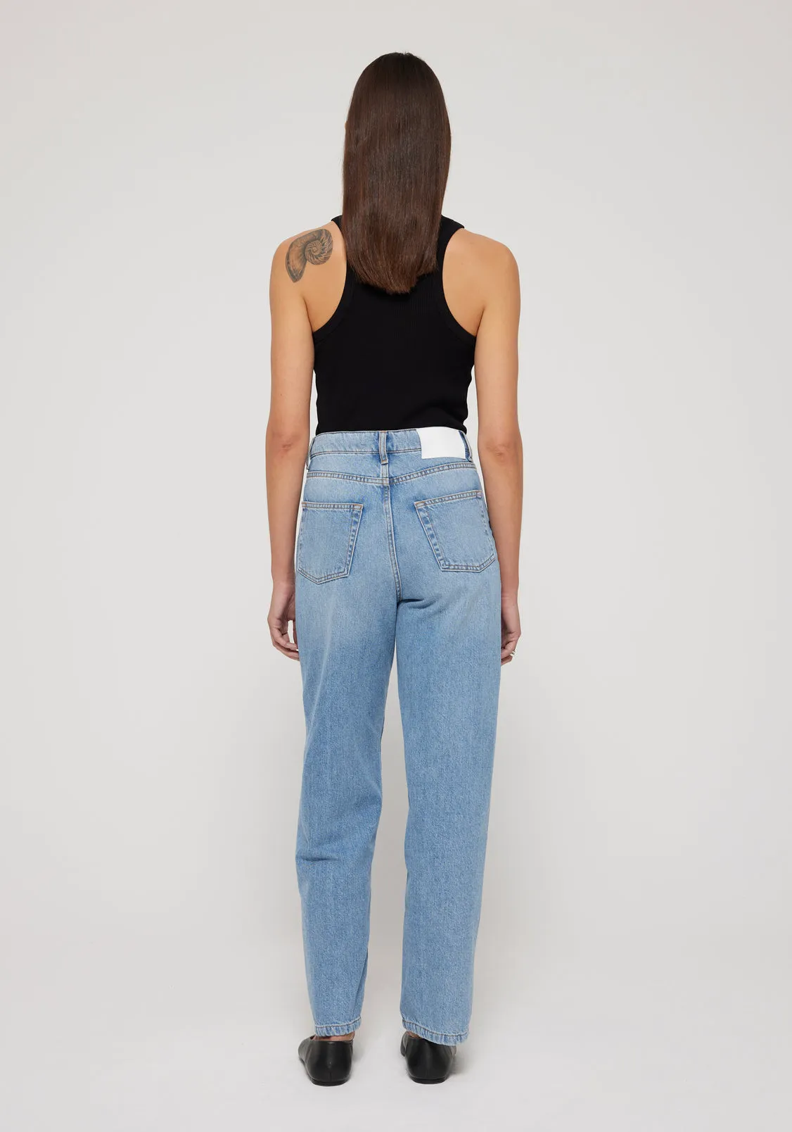 STRAIGHT LEG DENIM