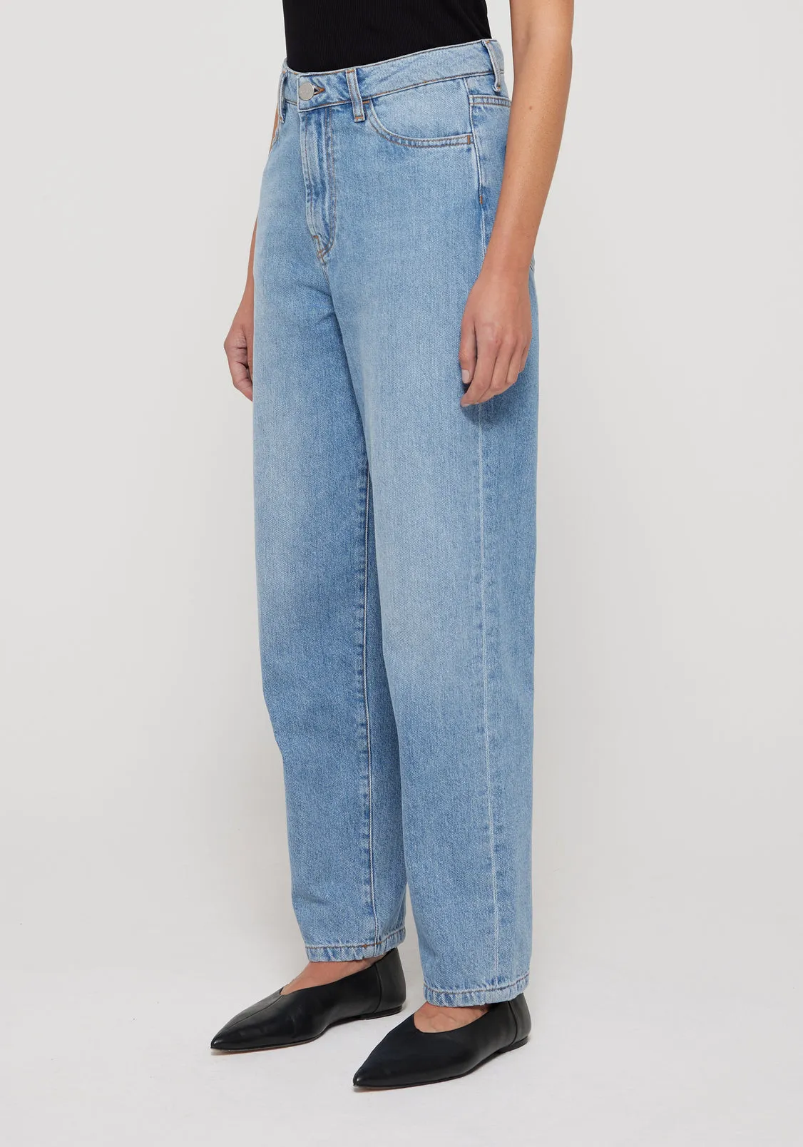 STRAIGHT LEG DENIM